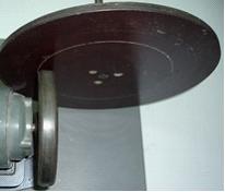 Изображение вопроса Важным свойством материала катков изображенной на ...