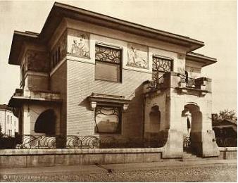 Изображение вопроса «Выдающимся памятником … стал построенн...